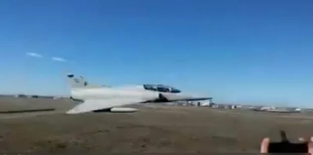 Δεν υπάρχει αυτός ο πιλότος: Τους «ξύρισε» με τα φτερά του Mirage! (βίντεο)